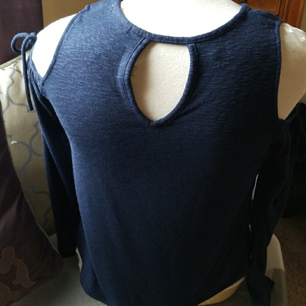 Cold Shoulder Tie Ruffle Top - Picture 2 of 4